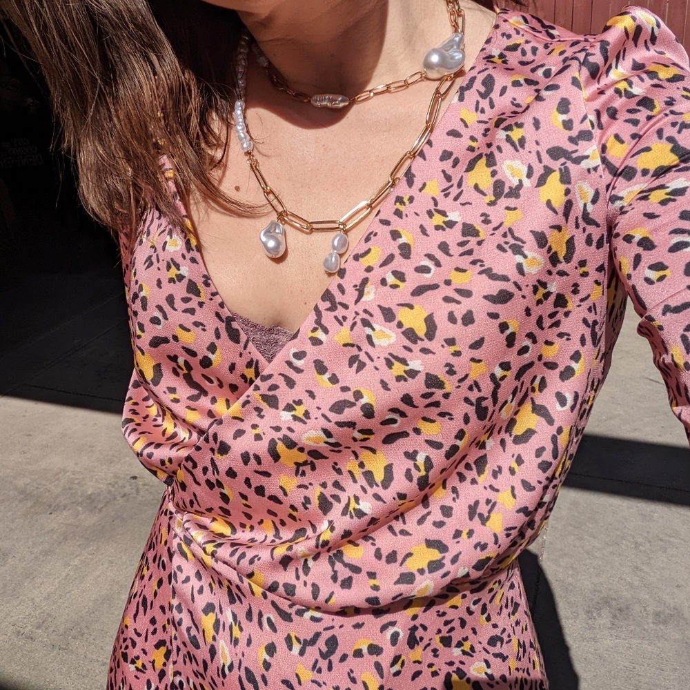 Like New Pink Leopard Print Long Sleeve Satin Midi Wrap Dress small - Picture 13 of 15